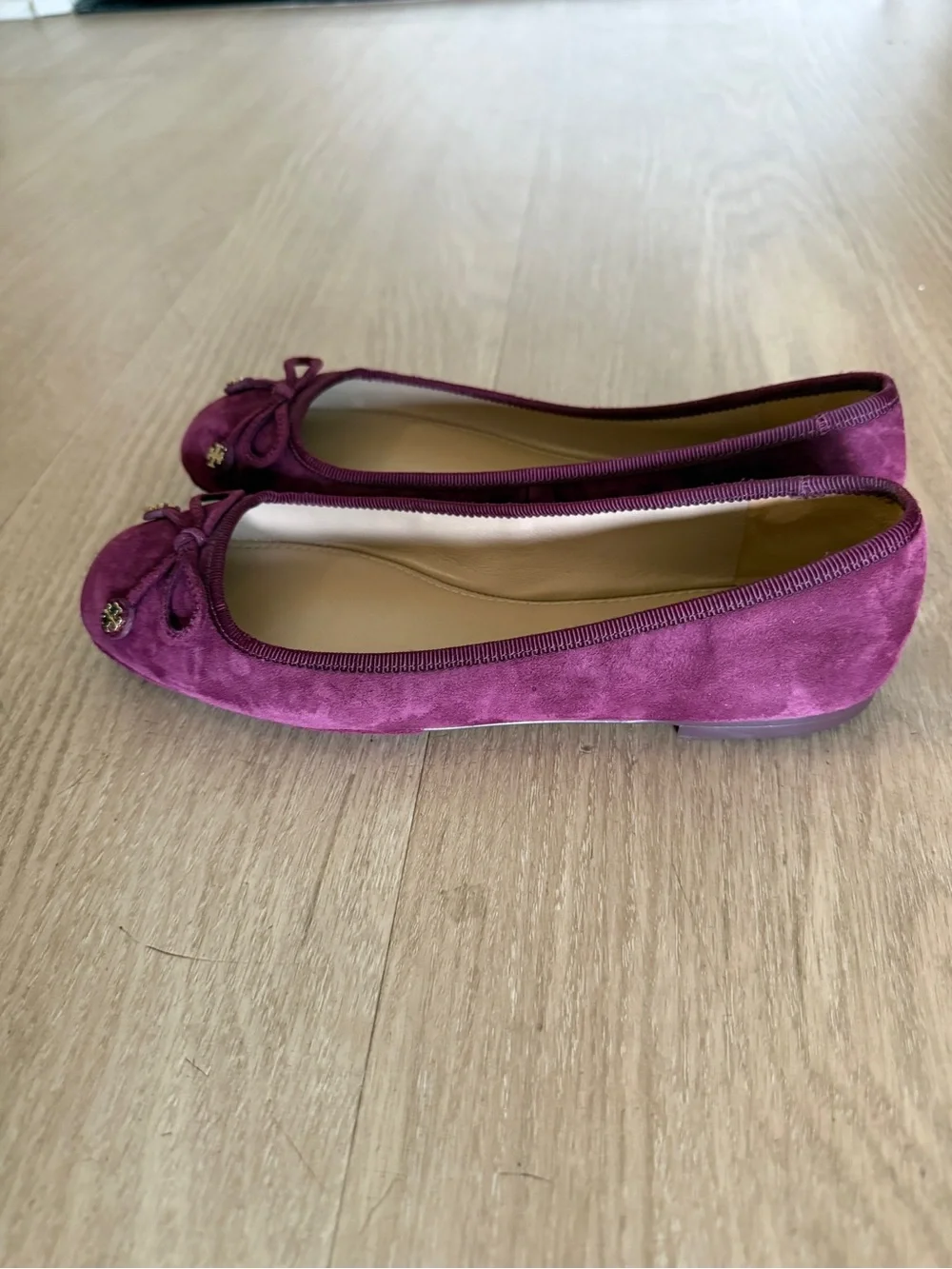 Tory Burch Burgundy Suede Ballet Flats Gold Logo Bow Slip On Shoes Women’s 6.5